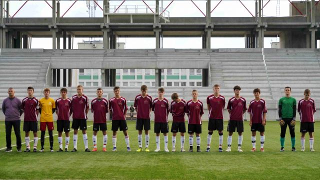 Futbalový zápas medzi Gymnáziom Ľ. Štúra a Obchodnou akadémiou M. Hodžu