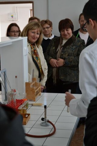 Otvorenie nových laboratórií chémie a fyziky - Dsc 9805 1 