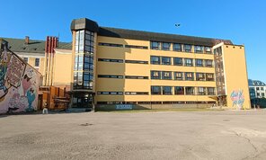 Zväčšiť fotografiu - Hrdinaremesla