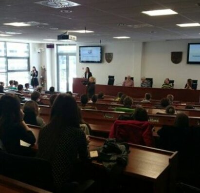 Výstava a beseda - drogy